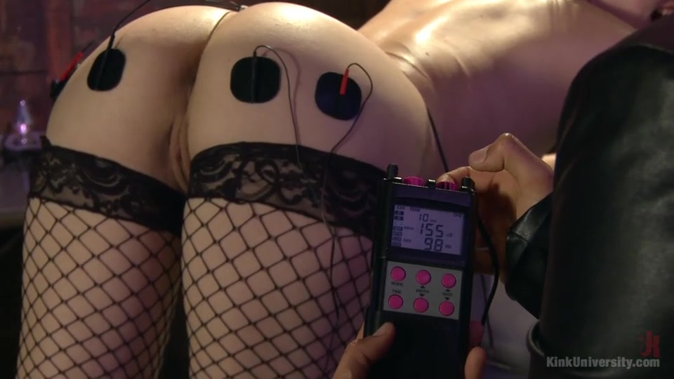 Nerdy mistress using electricity on her MILF toy
