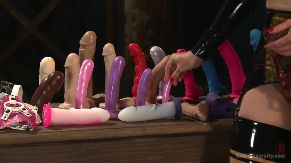 Experienced granny shows us how to use a dildo instead of strapon